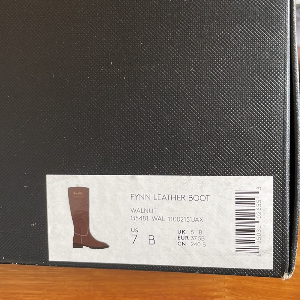 New Coach boots Fynn Boot
Embossed with our iconic - Picture 16 of 17